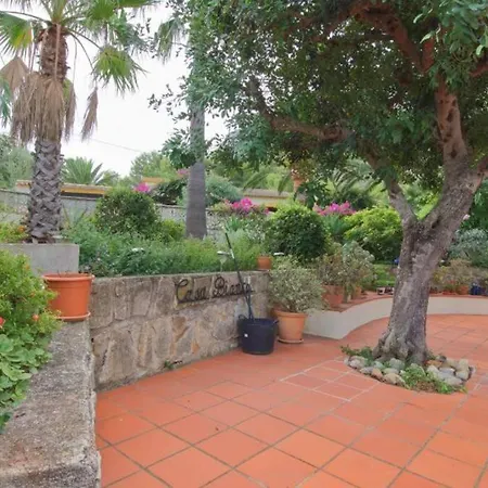 Agradable Casa Con Piscina Privada Y Jardin Feriehus