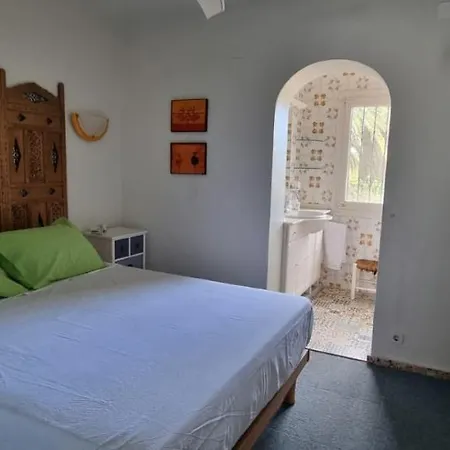 Agradable Casa Con Piscina Privada Y Jardin