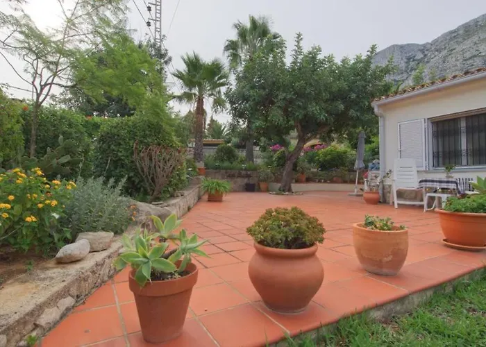 Agradable Casa Con Piscina Privada Y Jardin