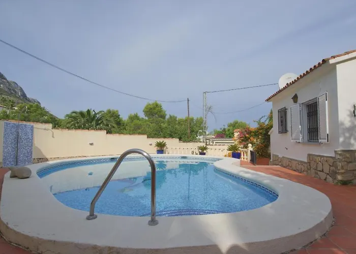 Agradable Casa Con Piscina Privada Y Jardin Feriehus