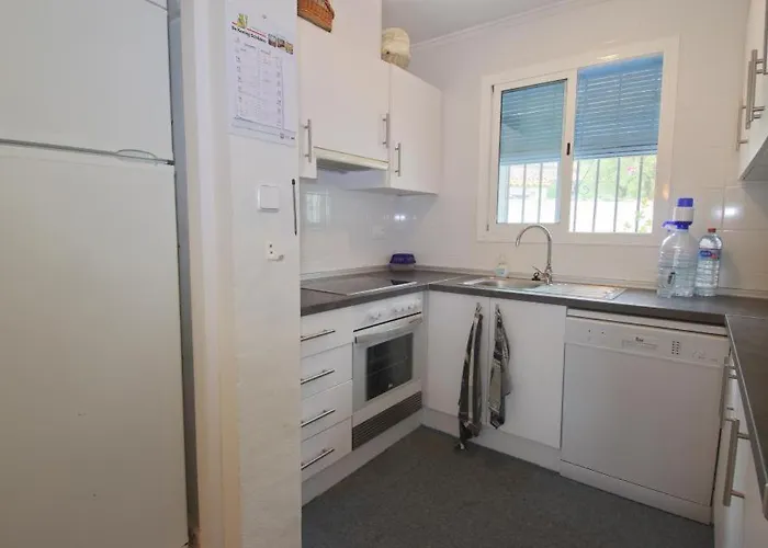 Agradable Casa Con Piscina Privada Y Jardin